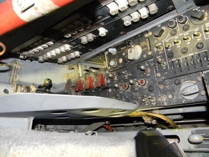 590123 Cockpit with Fuses