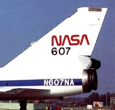 NASA N607NA w Worm Logo 1990