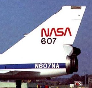 NASA N607NA w Worm Logo 1990.jpg