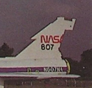 NASA N607NA w Worm Logo Sep 1982.jpg