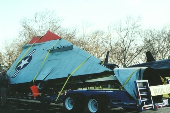 2002 Dec 2 580793 Wings Arrives CAM via Truck