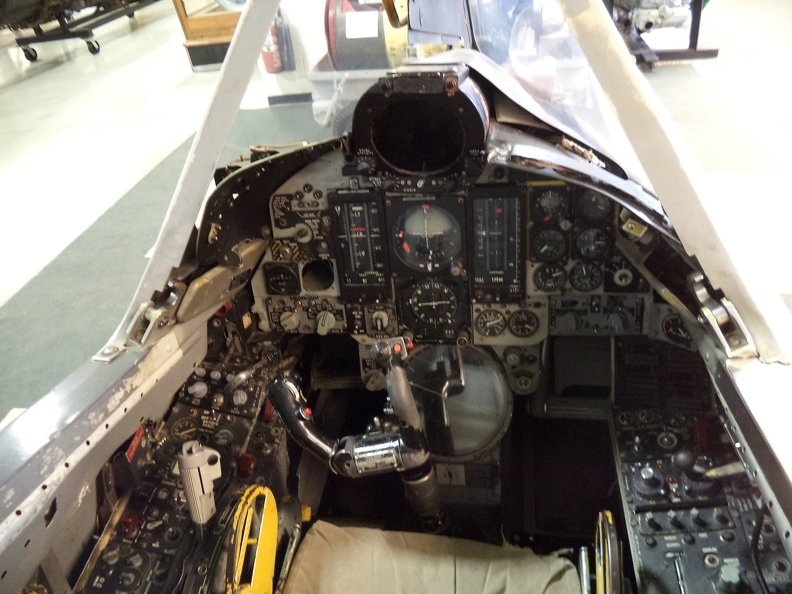 Flt Sim Cockpit Kalamazoo MI 2015.jpg